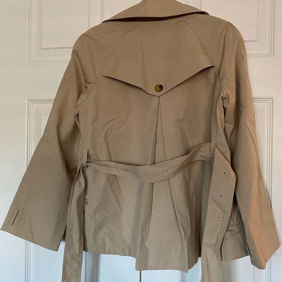 Aritzia Short Trench coat sz XS - Picture 3 of 4